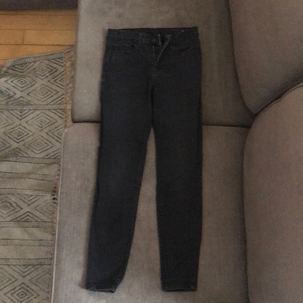 Zara Slim fit medium rise black denim size 4